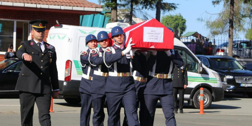 Rize'de görevi başında şehit olan asker törenle memleketine uğurlandı