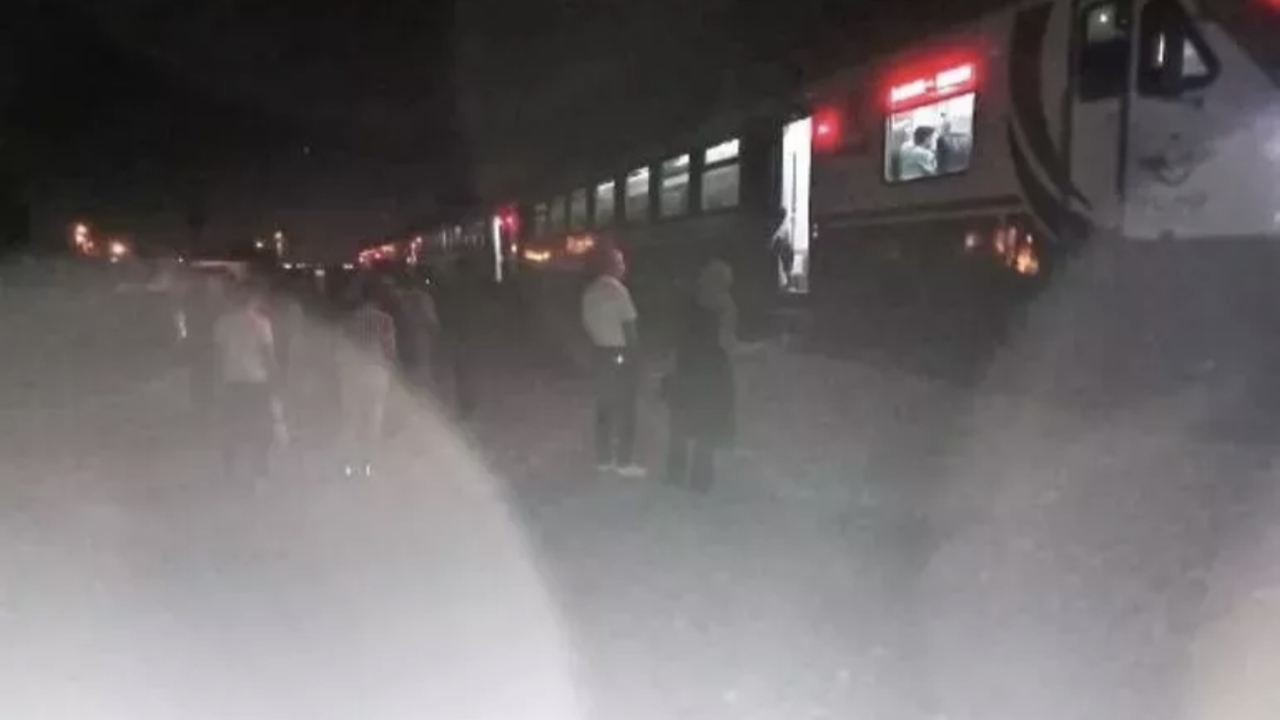 Diyarbakır-Batman seferini yapan yolcu treni raydan çıktı!