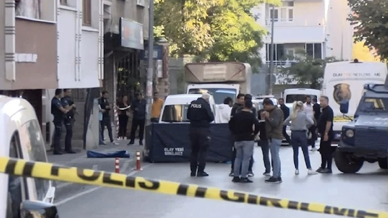 Annesini öldürdü, kafasını balkondan aşağı attı: O anlar kameraya yansıdı