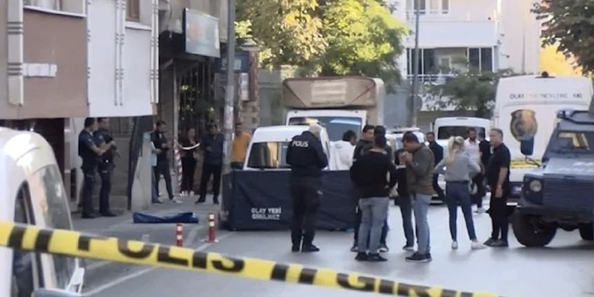 Annesini öldürdü, kafasını balkondan aşağı attı: O anlar kameraya yansıdı