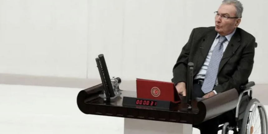 CHP'li Deniz Baykal'ın vekilliğinin düşürülmesi için harekete geçtiler