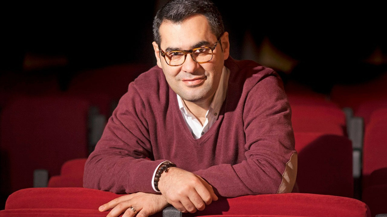 Enver Aysever, bir süre çalışıp kovulduğu Halk TV'nin kapatılmasını istedi!