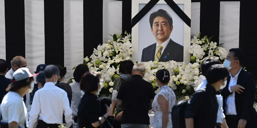 Shinzo Aba için düzenlenen devlet töreni Japonya'yı karıştırdı: Kraliçe Elizabeth'in cenazesinden pahalı