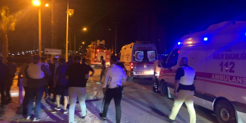 Mersin'de polisevine silahlı saldırı: 2 polis yaralandı! Bakan Soylu, Mersin'e gidiyor