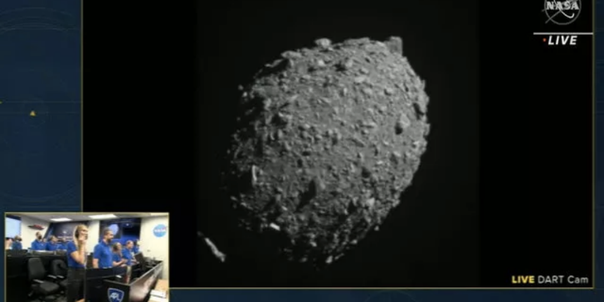 NASA'nın gezegen savunması denemesi canlı yayınlandı: DART uzay aracı asteroide çarptırıldı