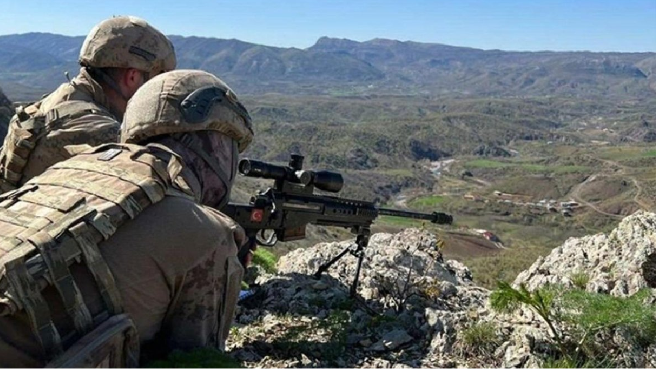 PKK'ya ağır darbe! Saldırı hazırlığındaki 10 PKK/YPG’li terörist öldürüldü!