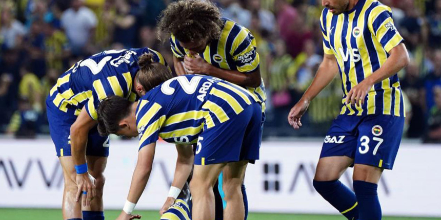 Fenerbahçe'de flaş ayrılık! Yıldız futbolcunun yeni takımı belli oldu...