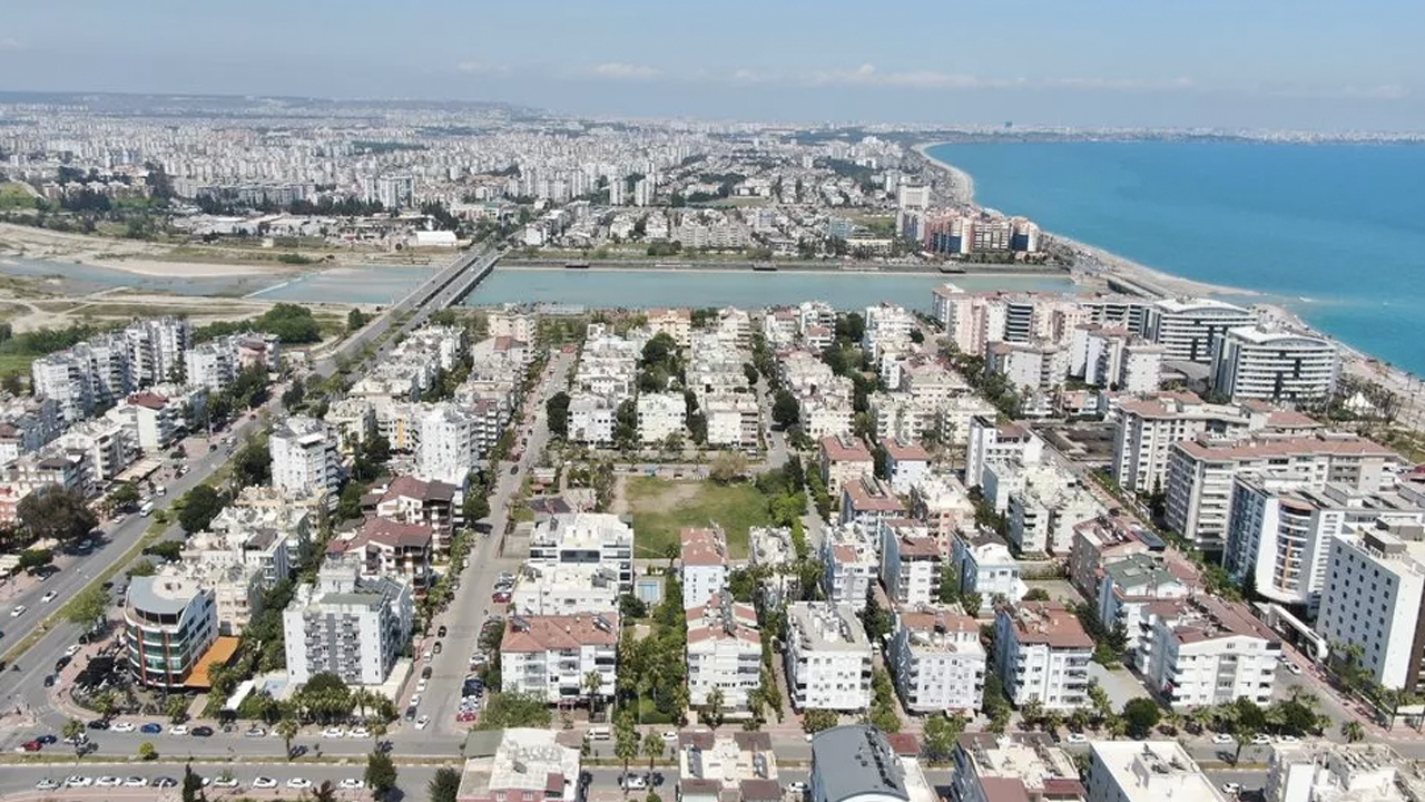 Askerden kaçan Ruslar Antalya'ya akın etti: Kentte kiralık daire kalmadı