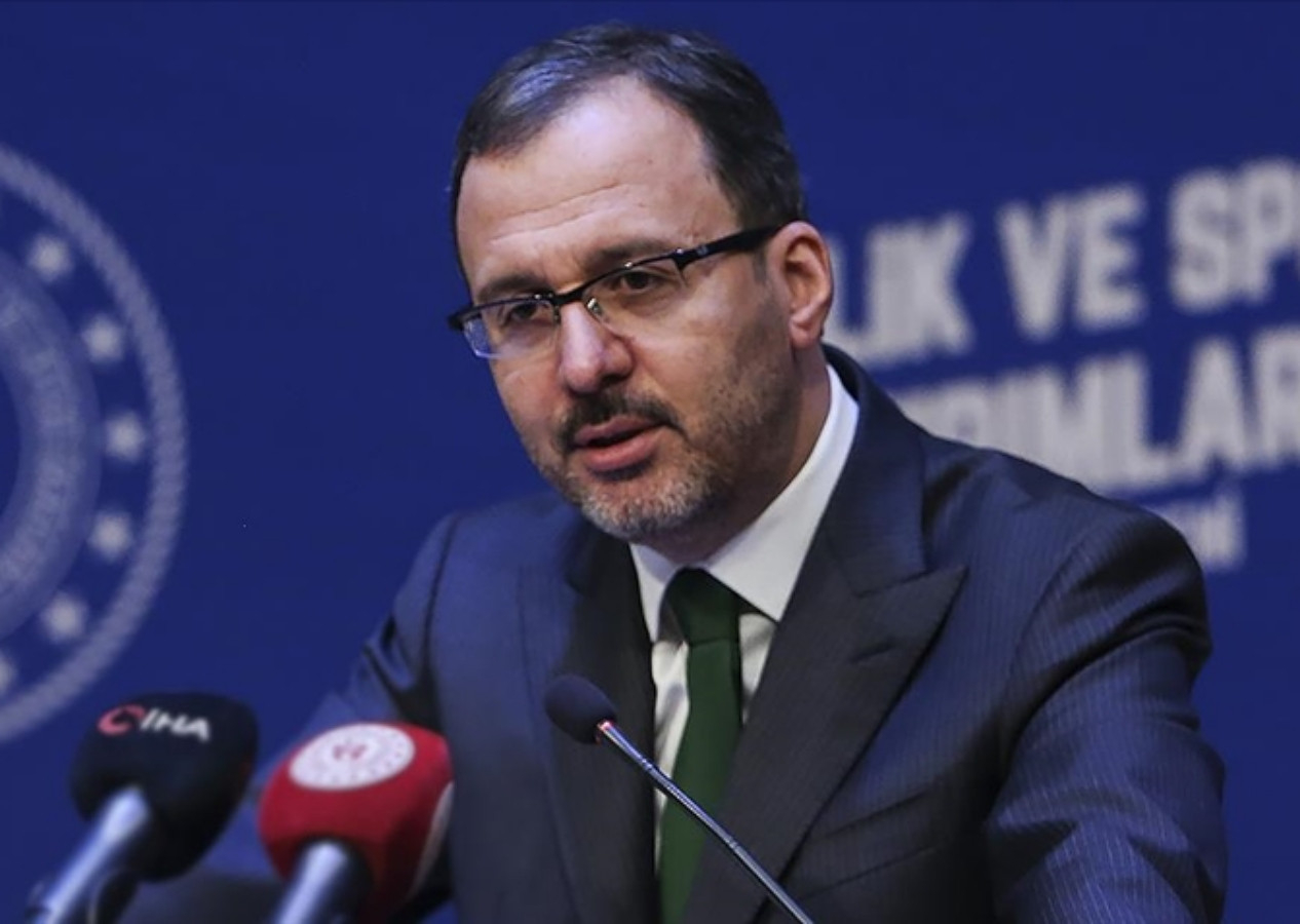 Bakan Kasapoğlu duyurdu: Bu yıl her ay 1800 lirayı beslenme desteği olarak gençlerimizin hizmetine sunuyoruz!