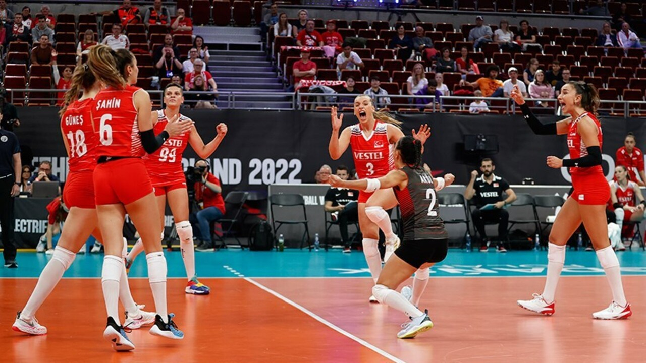 Filenin Sultanları'ndan bir zafer daha! Dominik Cumhuriyeti'ni 3-2'yle geçti