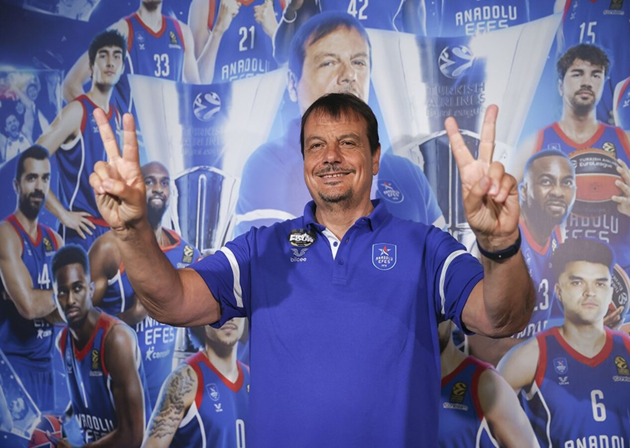 Ergin Ataman bir ilki başarmak istiyor! Bir kez daha EuroLeauge şampiyonluğu rekoru getirecek