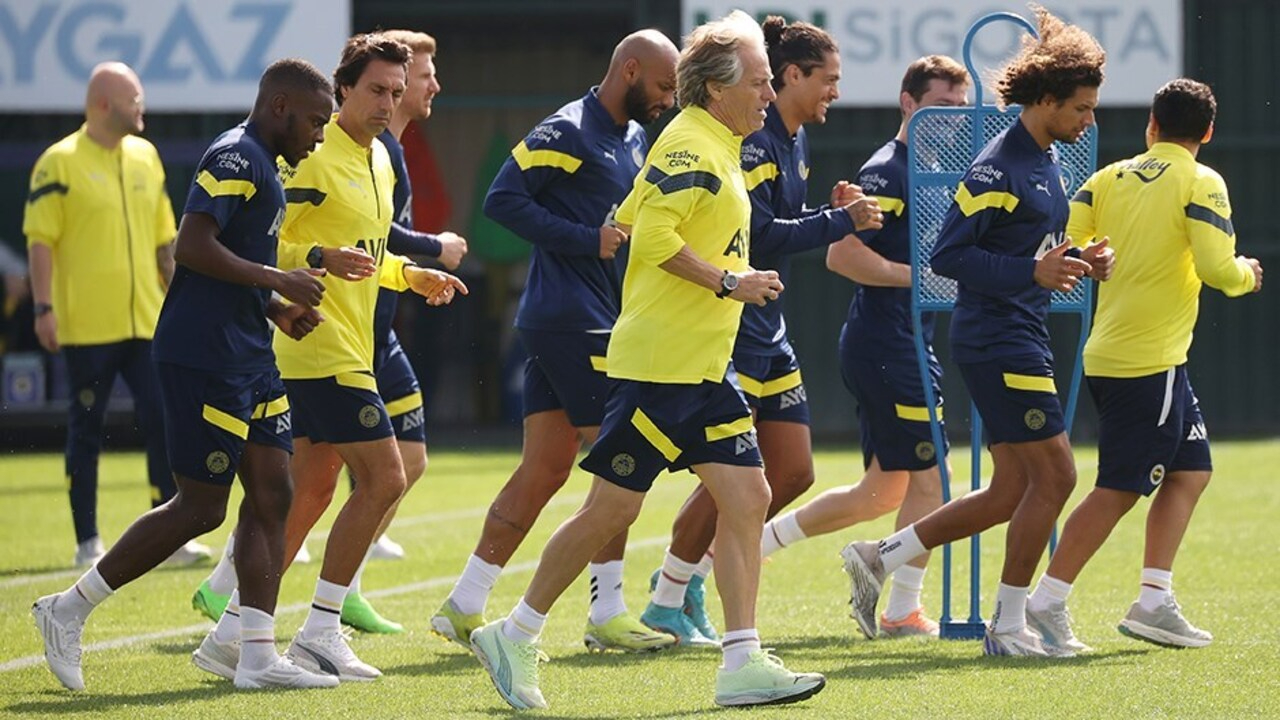 Fenerbahçe'ye derbi öncesi kötü haber! Beşiktaş maçında 3 önemli eksik...