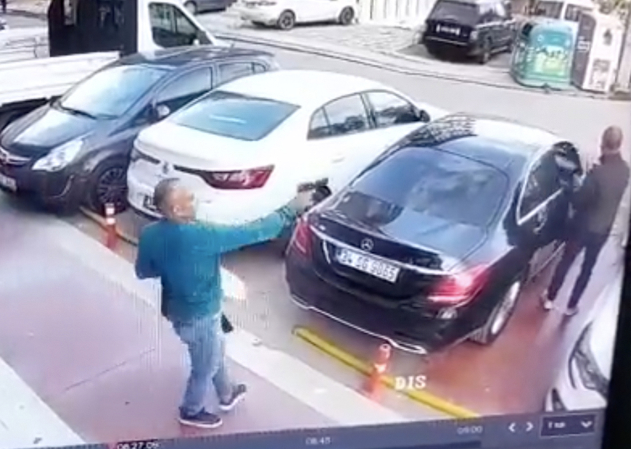 MHP'li ilçe başkan yardımcısı silahlı saldırıda hayatını kaybetti: O anlar kameraya yansıdı