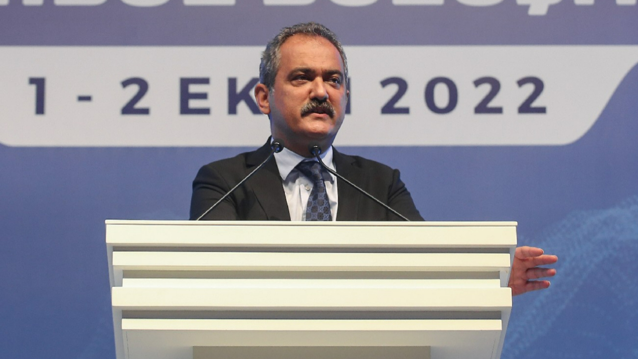 Milli Eğitim Bakanı Özer: Okullara para gönderdik, 1 lira bile harcamamışlar, muhtemelen haberleri yok!