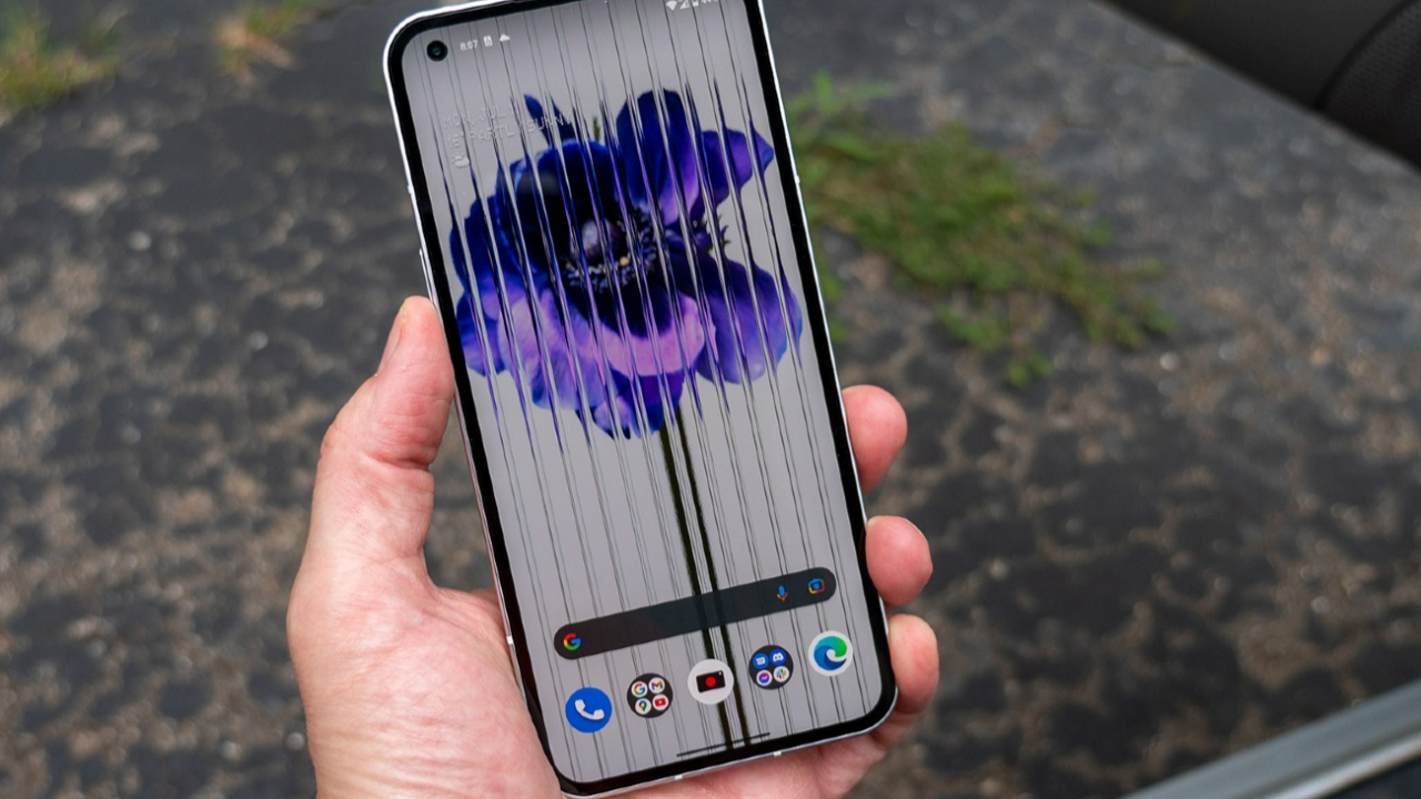 Apple’a dev rakip geliyor! Nothing, şimdiden 200 milyon dolar yatırım aldı
