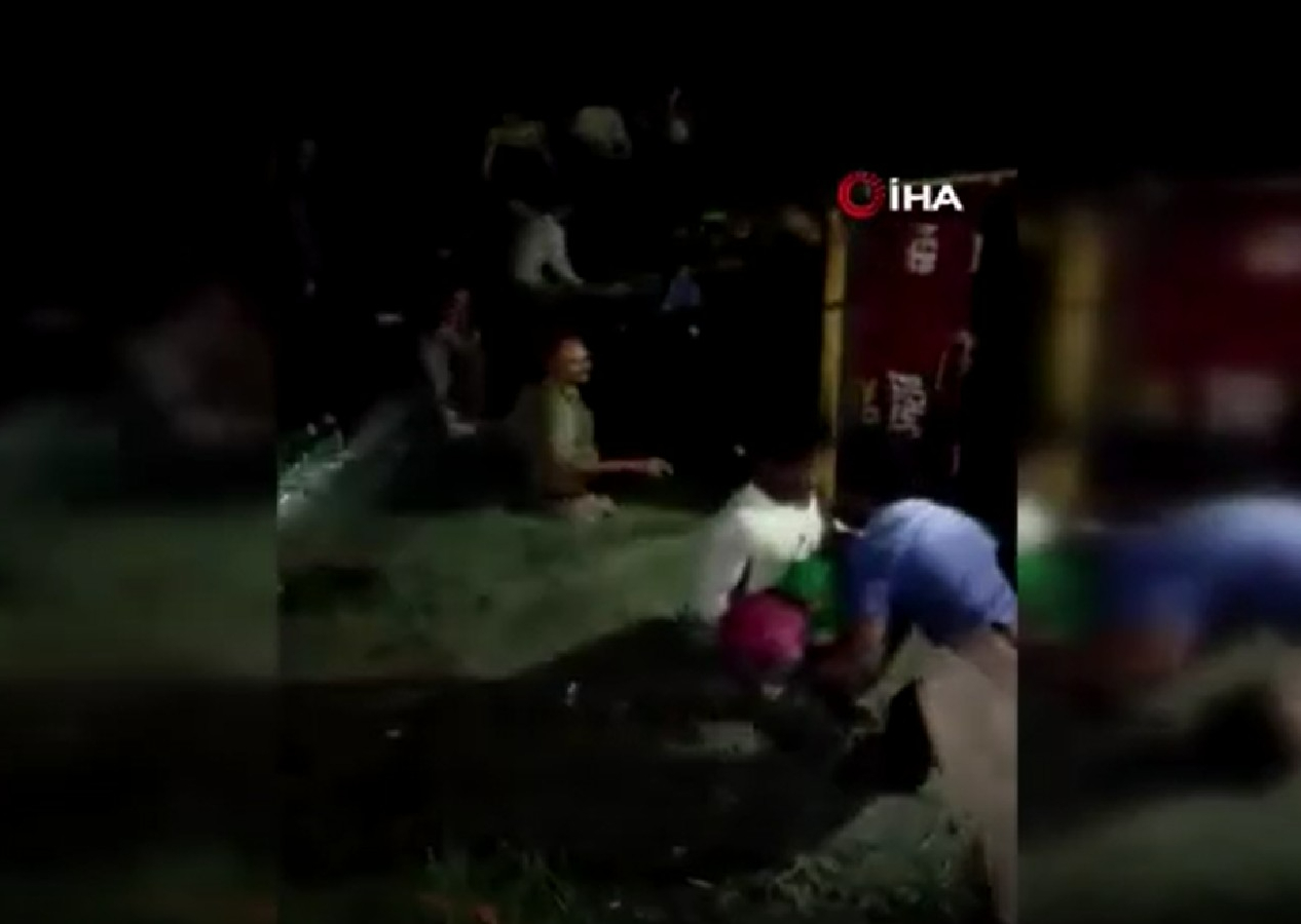 Hindistan'da traktör gölete düştü: 22 ölü