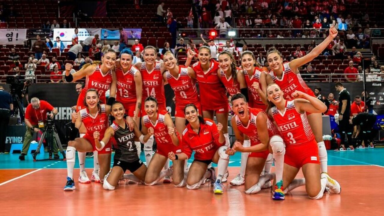 Filenin Sultanları ev sahibini devirdi! Türkiye 3-2 Polonya