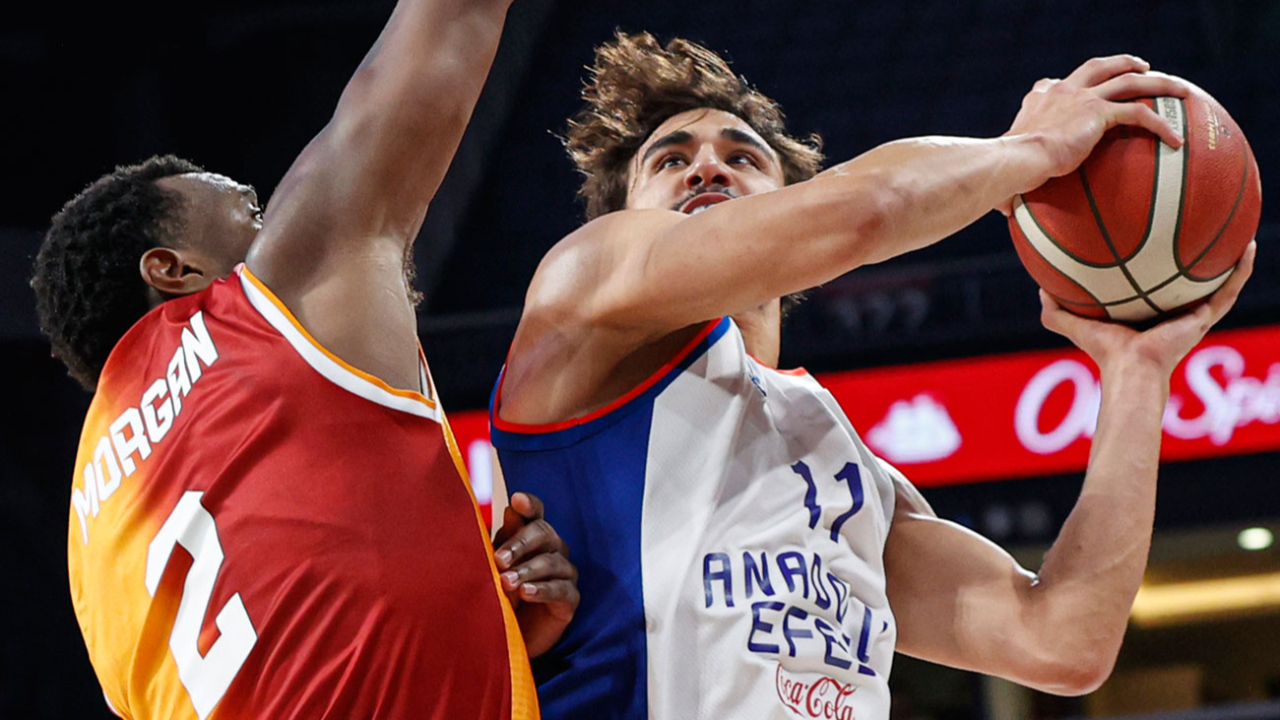 Derbide Anadolu Efes, Galatasaray'ı mağlup etti