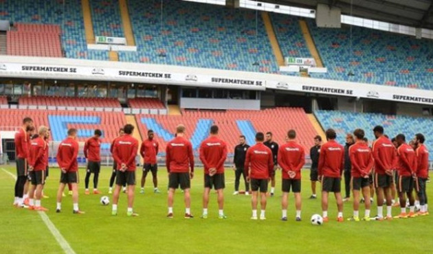Galatasaray'ın bugün gideceği Bratislava Havaalanı'nda bomba paniği
