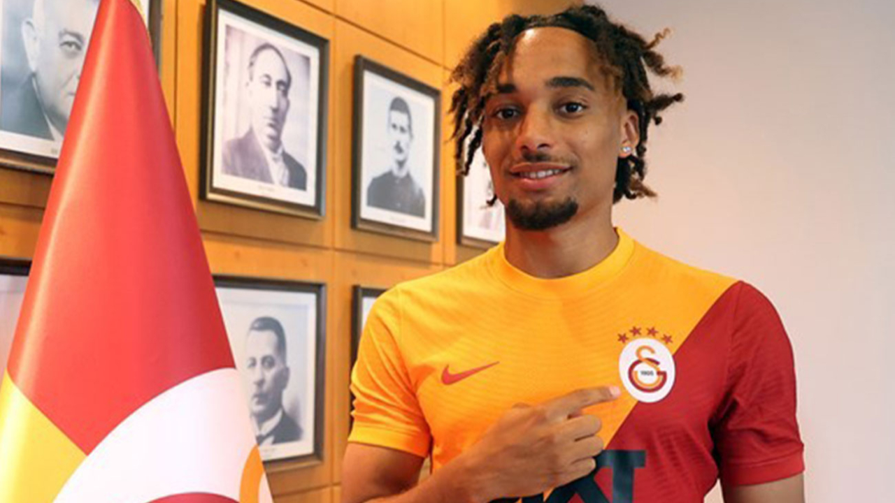 Galatasaray'da Sacha Boey'e özel tebrik