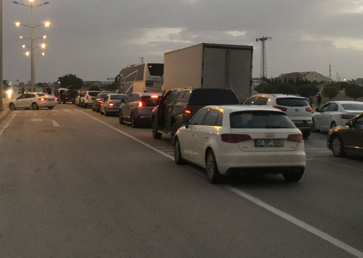 Konya'da kum fırtınası! Ankara- Konya kara yolu trafiğe kapatıldı