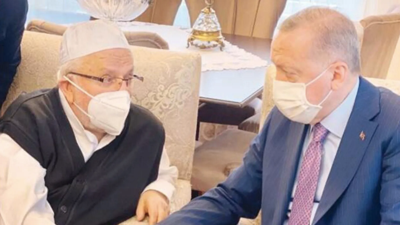 Milli Görüş'ün önemli isimlerinden Doç. Dr. Nedim Urhan hayatını kaybetti