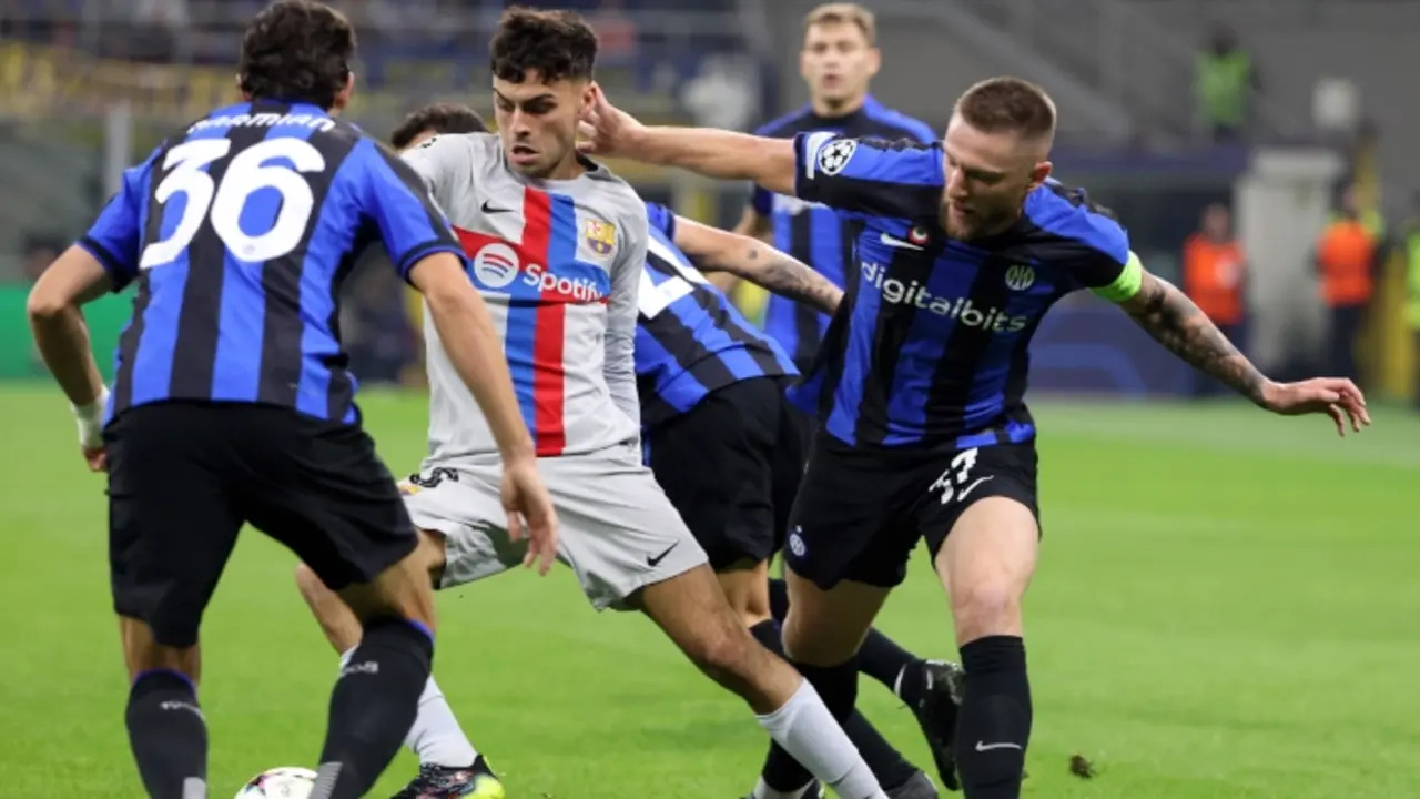 Inter Barcelona maçında skandal karar! Hakem ne için gitti ne verdi...