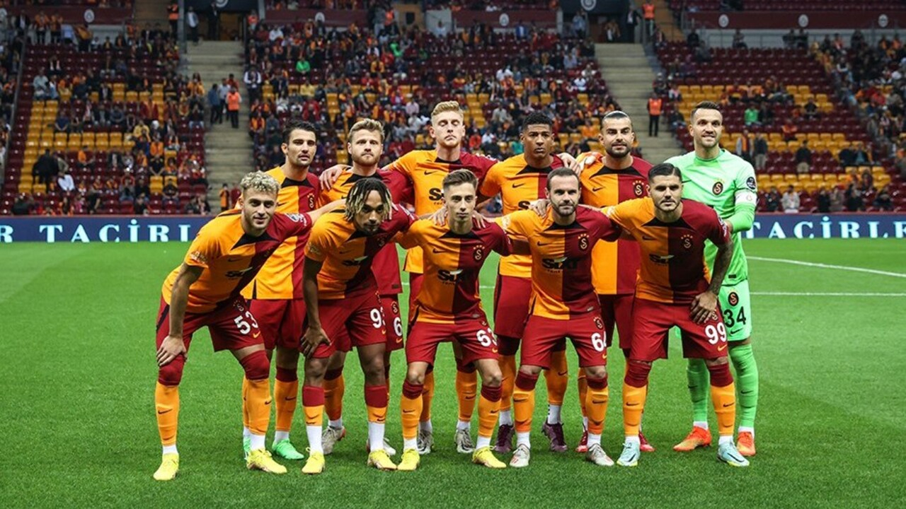 Galatasaraylı iki yıldız Altın Ayak oylamasında! Burak Yılmaz'a rakip oldular