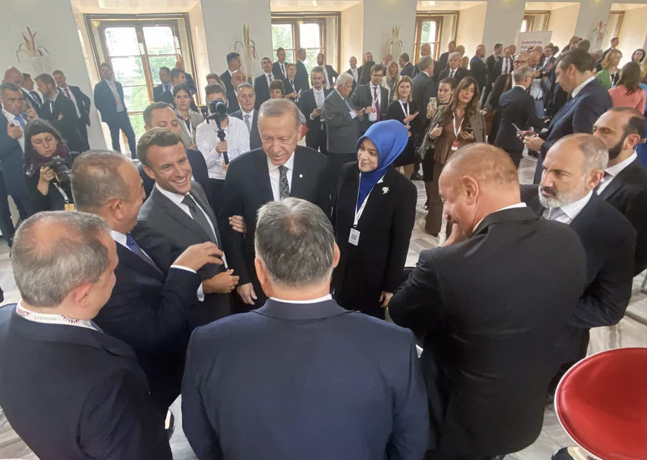 Cumhurbaşkanı Erdoğan'dan Macron'a flaş teklif: Seni de Türk Birliği'ne alalım