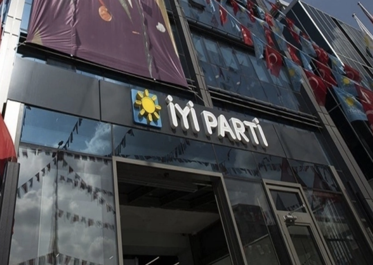 İYİ Parti'de toplu istifa! MHP'ye geçtiler