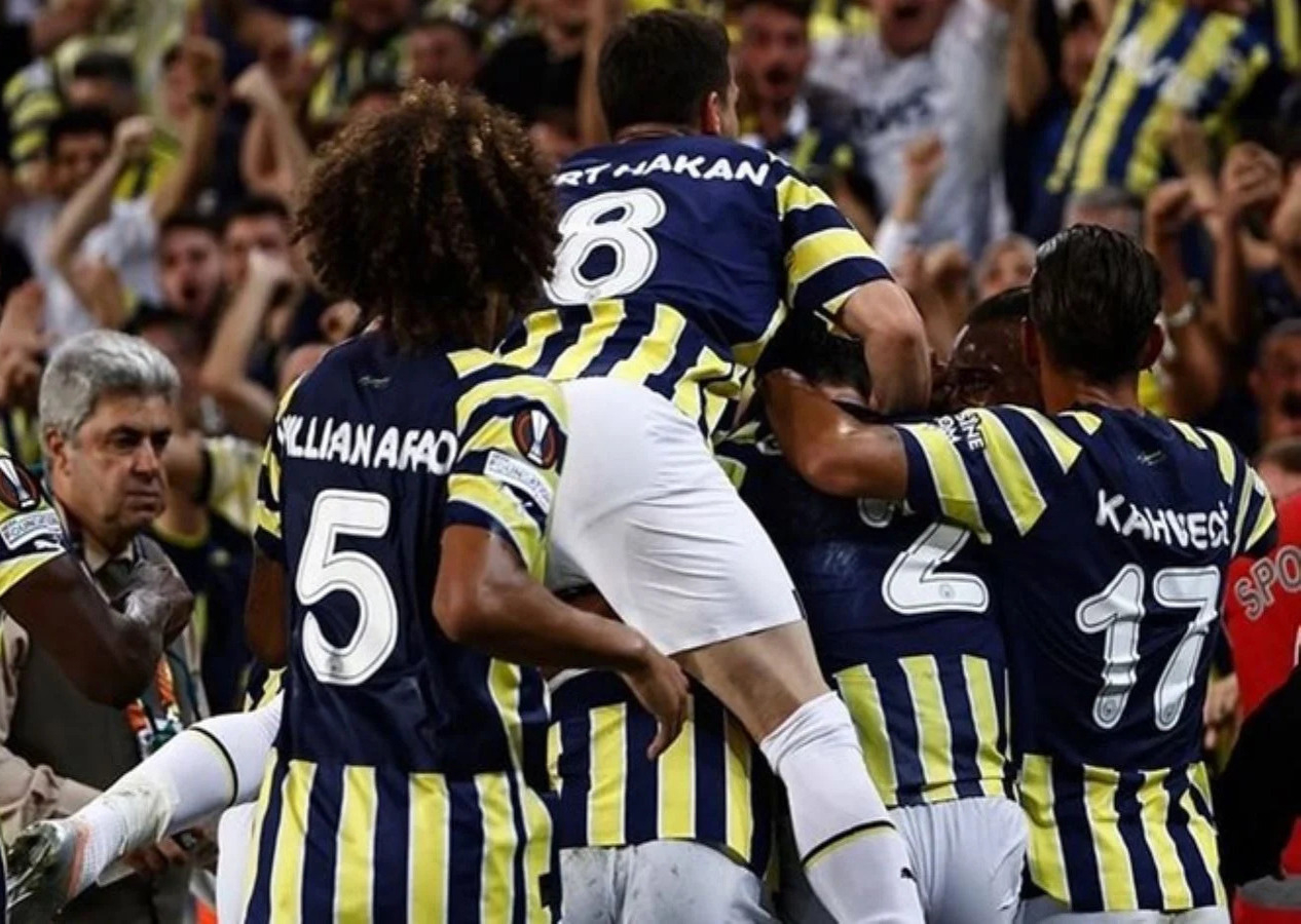 Jorge Jesus'tan iki kötü haber! Willian Arao ile Mert Hakan Yandaş sahalardan uzak kalacak
