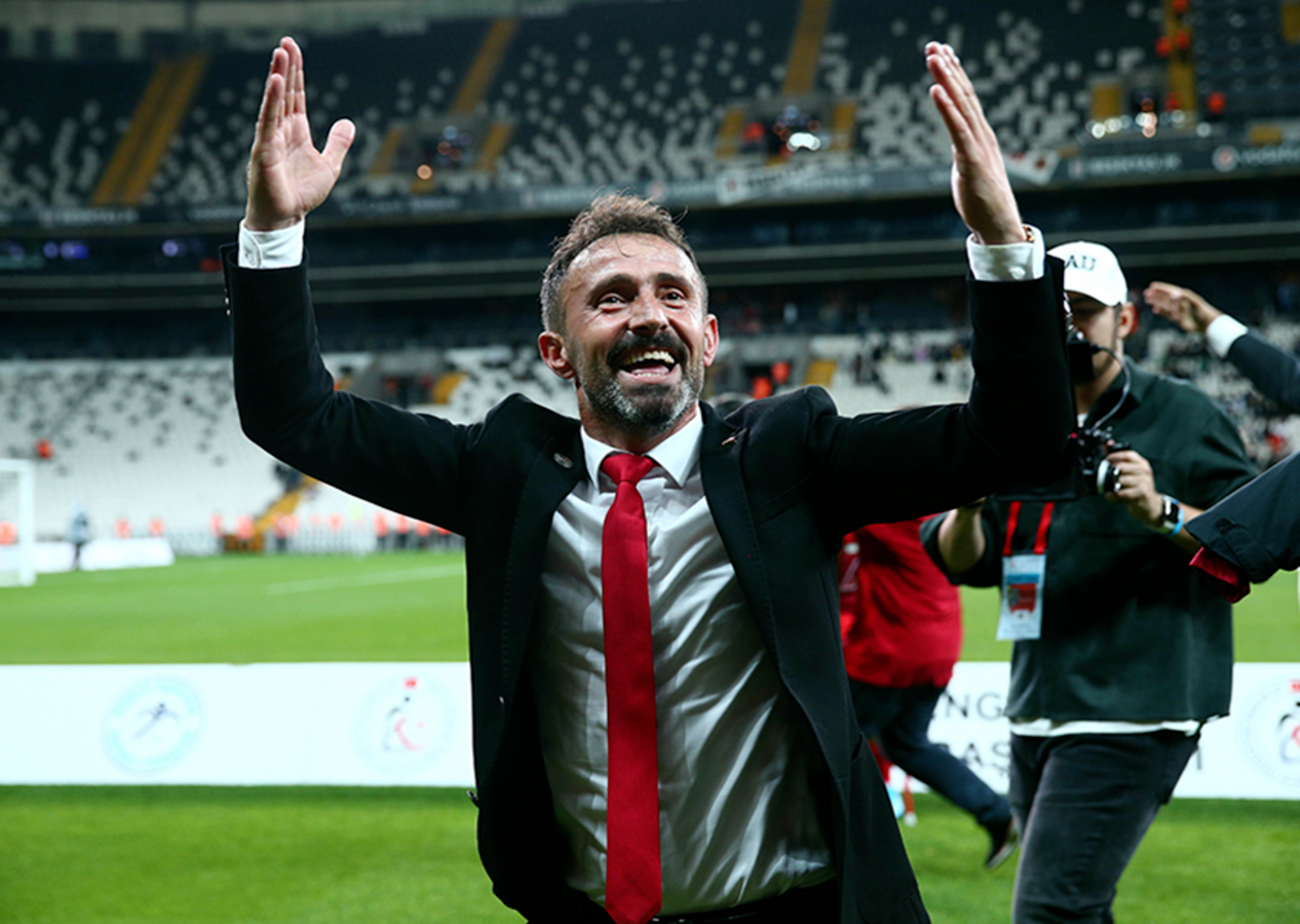 Ampute Milli Takım Teknik Direktörü Osman Çakmak'tan galibiyet sonrası çağrı: 85 milyonu bekliyoruz