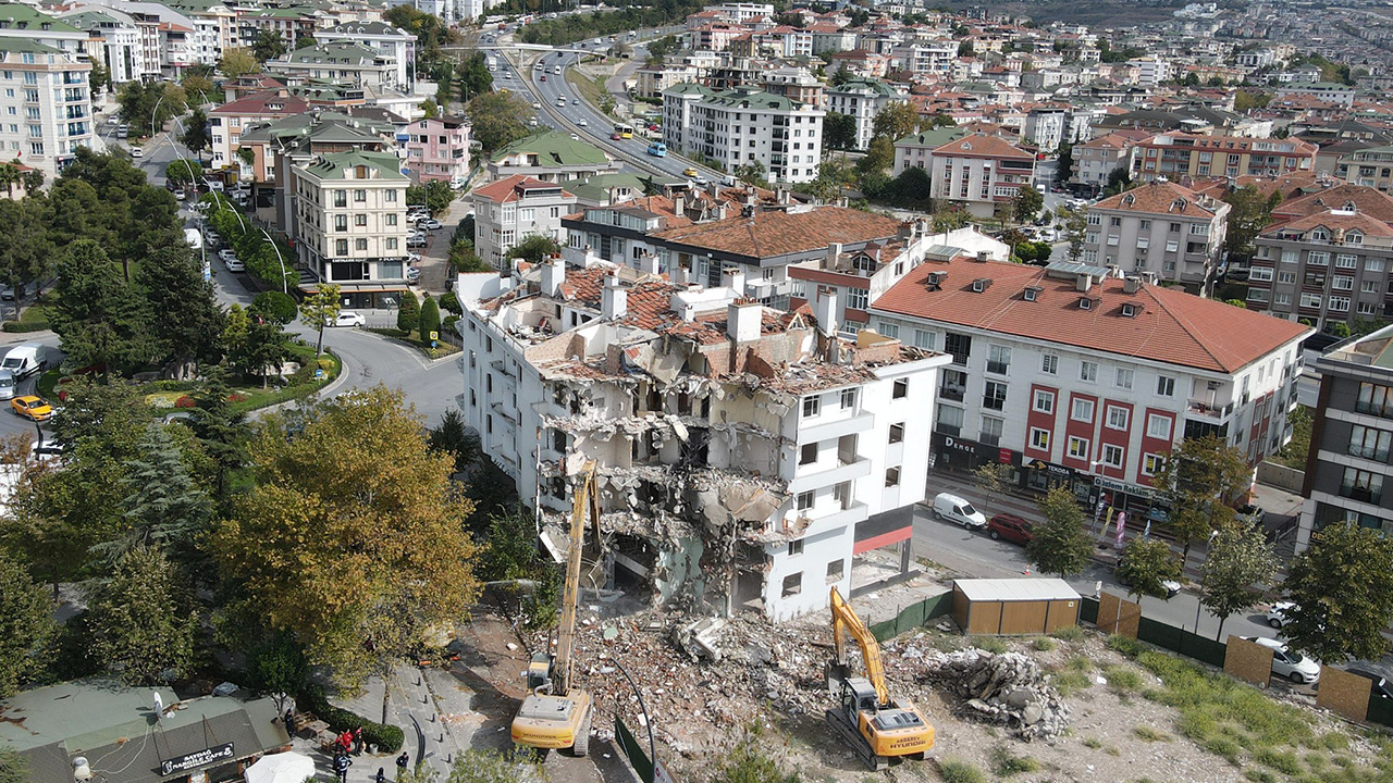 Büyükçekmece Belediyesi'nden İBB'ye tepki: Vatandaşların ölümünü engelleyecek çalışmaları engellemeyin