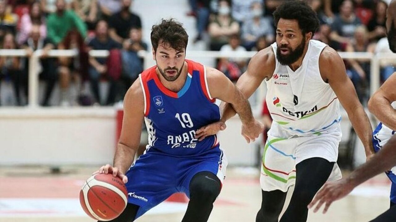 Ergin Ataman'ın öğrencileri, İzmir'de kazandı! Aliağa Petkimspor: 79 - Anadolu Efes: 89