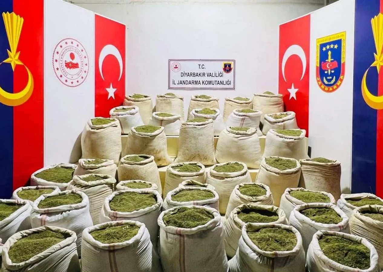 Terörün finansmanına darbe! Bakan Soylu açıkladı: 4 sığınak kullanılamaz hale getirildi!