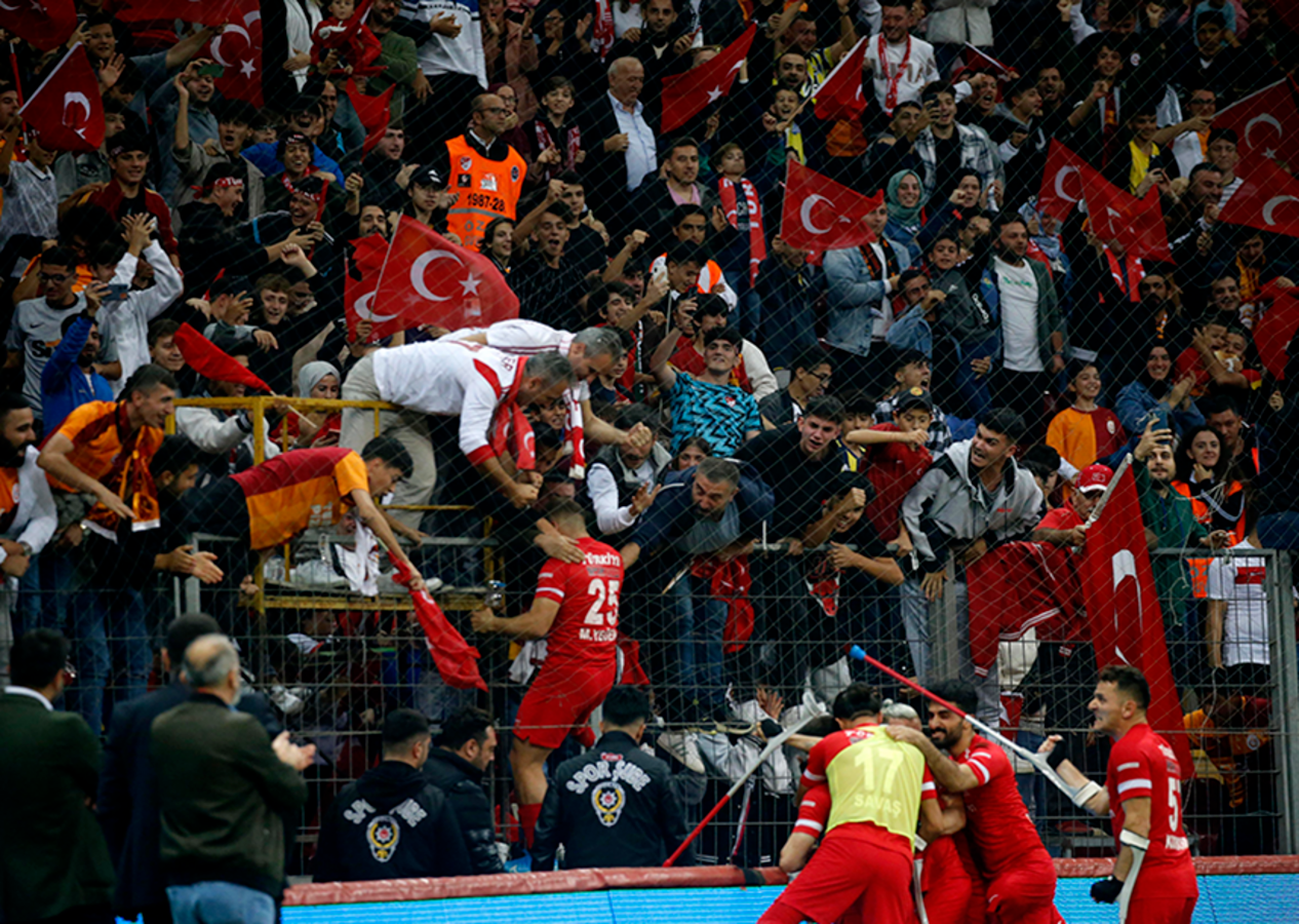 Ampute Futbol Milli Takımı, Dünya Kupası'nda şampiyon! Türkiye 4-1 Angola