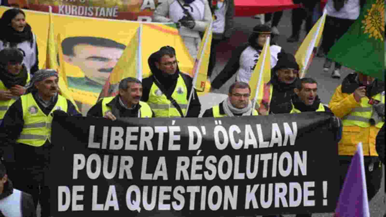 PKK sempatizanlarından Fransa’da gösteri…