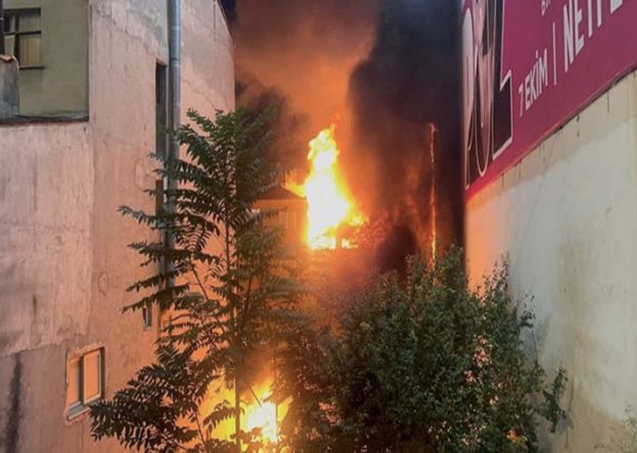 Ekrem İmamoğlu'ndan Kadıköy'deki patlamayla ilgili açıklama: "Patlama doğal gaz kaynaklı değil"