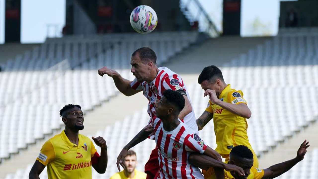 Ümraniyespor ile Kayserispor gollü berabere kaldı