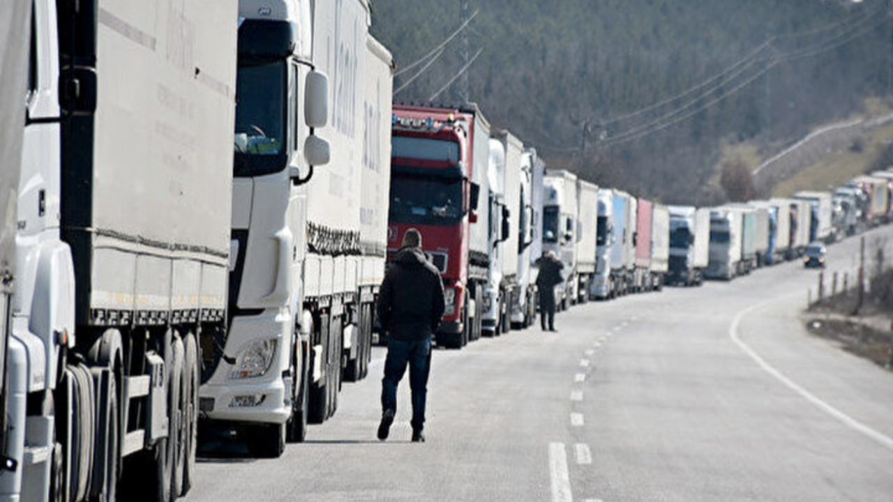 TIR’lar gidiyorsa sorun yok demektir: İhracat TIR’ı kuyruğu 38 kilometreye ulaştı
