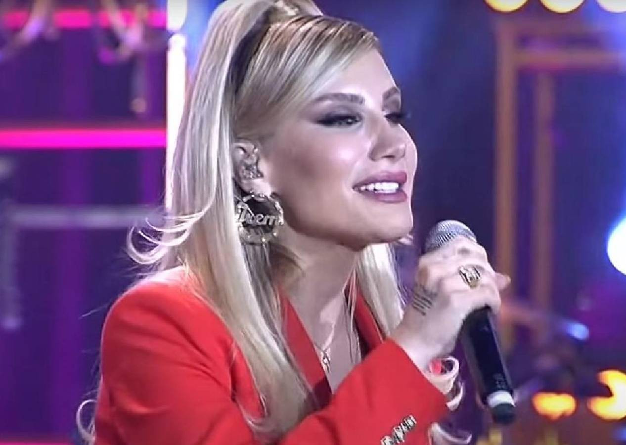 İrem Derici telefon kılıfı fiyatına isyan etti, vatandaştan tepki gecikmedi