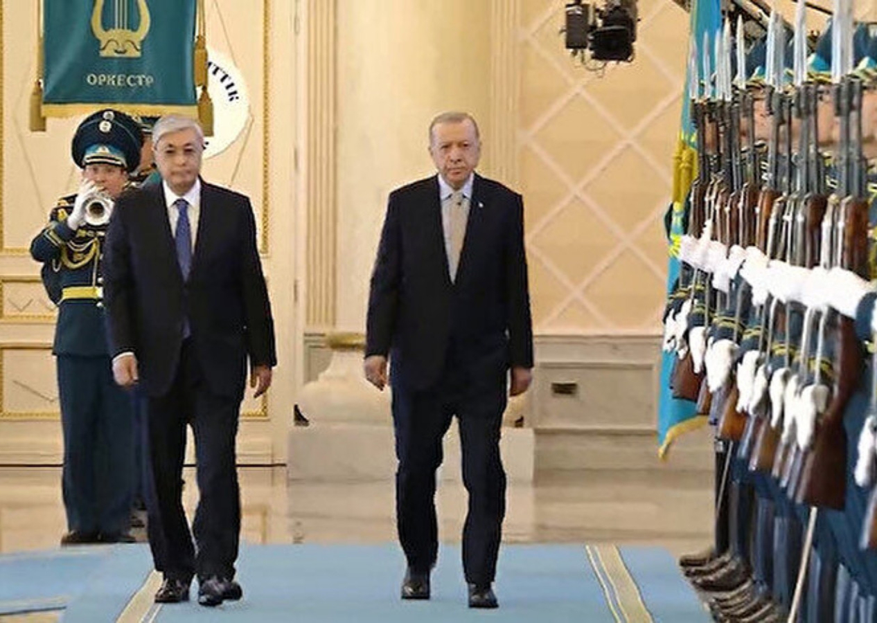 Cumhurbaşkanı Erdoğan Astana'da! Resmi törenle karşılandı...
