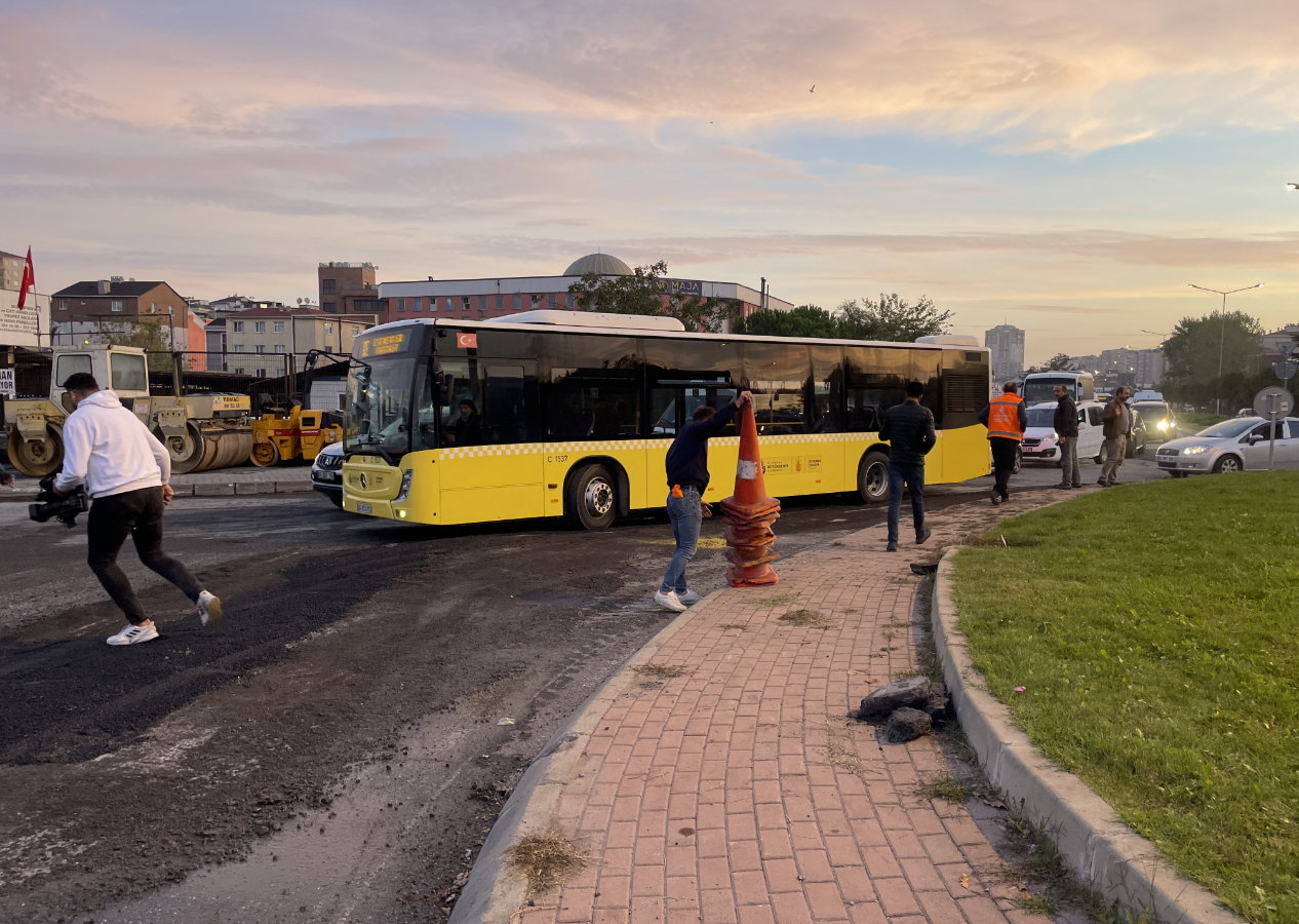 Yol çalışması yapan İBB ekiplerine silahlı saldırı
