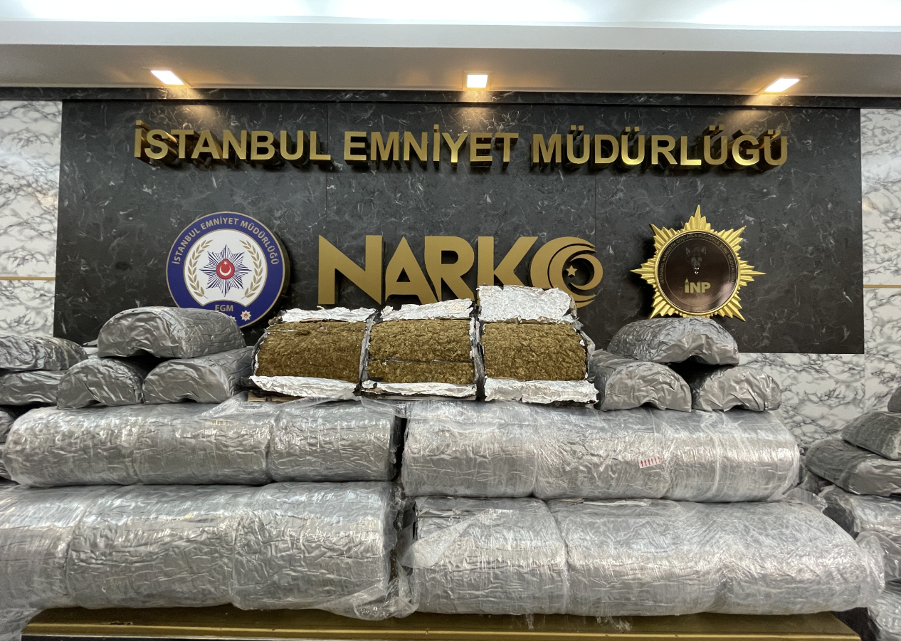 Meksika'dan gelen gemide 1 buçuk ton uyuşturucu ele geçirildi