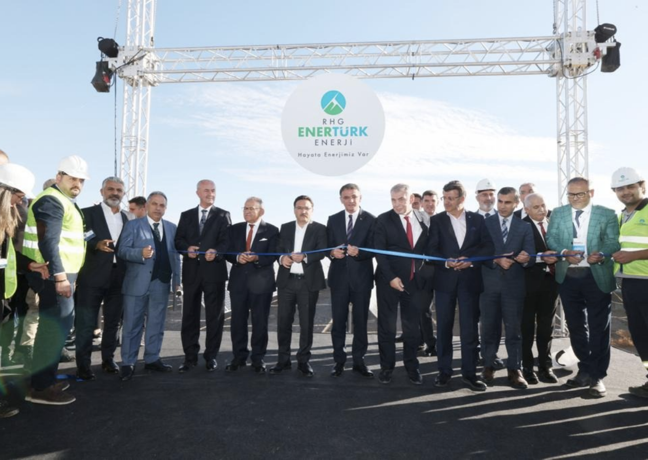 Doğu Anadolu'nun güneş takip sistemli en büyük güneş enerji santrali açıldı