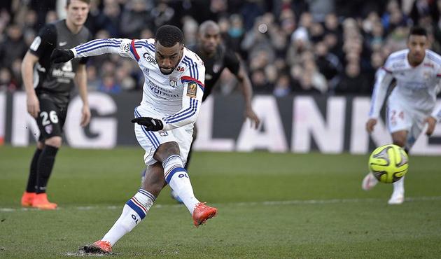 Alexandre Lacazette Arsenal yolunda...
