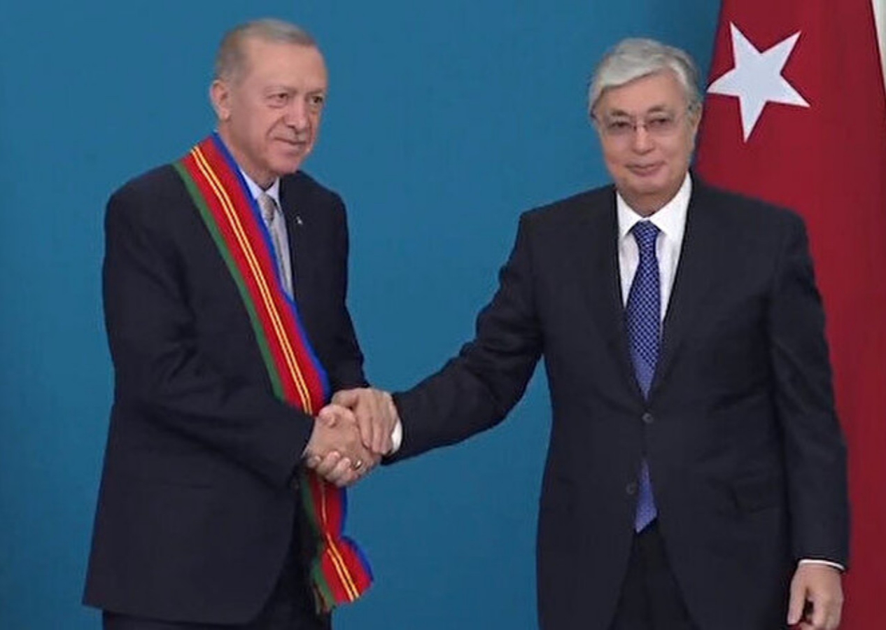 Cumhurbaşkanı Erdoğan'a Kazakistan'da Birinci Derece Dostluk Nişanı sürprizi!