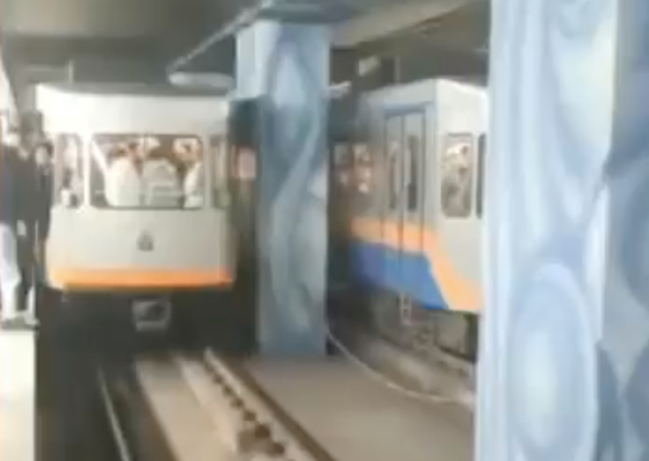 Yenikapı-Atatürk Havalimanı metrosunda korku dolu anlar: İçinde yolcular varken vagonlar koptu!