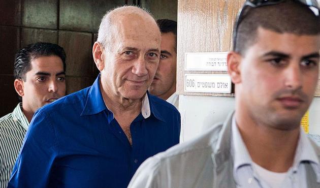 Eski İsrail Başbakanı Olmert hapisten çıktı