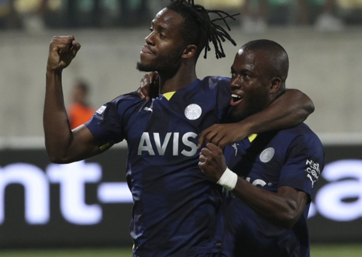 Fenerbahçe AEK Larnaca'yı deplasmanda 2-1 mağlup etti